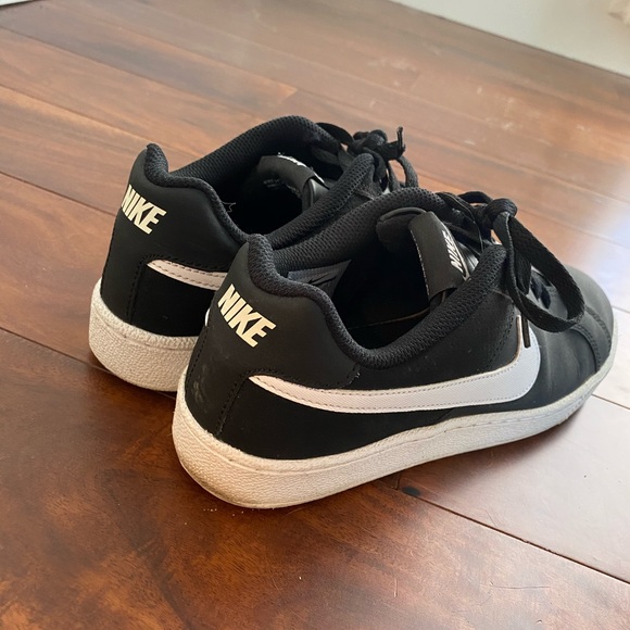 Nike Tennis Classic - Picture 3 of 3